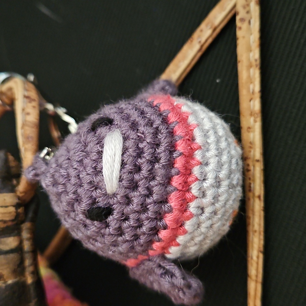 Pigeon Keychain - Picture 6 of 6
